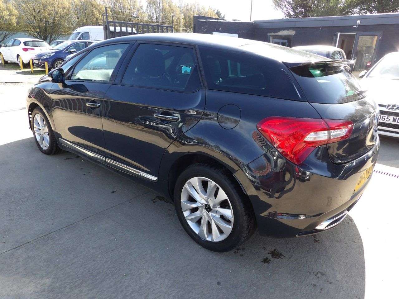 A 2015 DS AUTOMOBILES DS 5 1.6 BlueHDi Elegance Hatchback 5dr Diesel Manual Euro 6 (s/s) (120 ps) A 2015 DS AUTOMOBILES DS 5 1.6 BlueHDi Elegance Hatchback 5dr Diesel Manual Euro 6 (s/s) (120 ps)