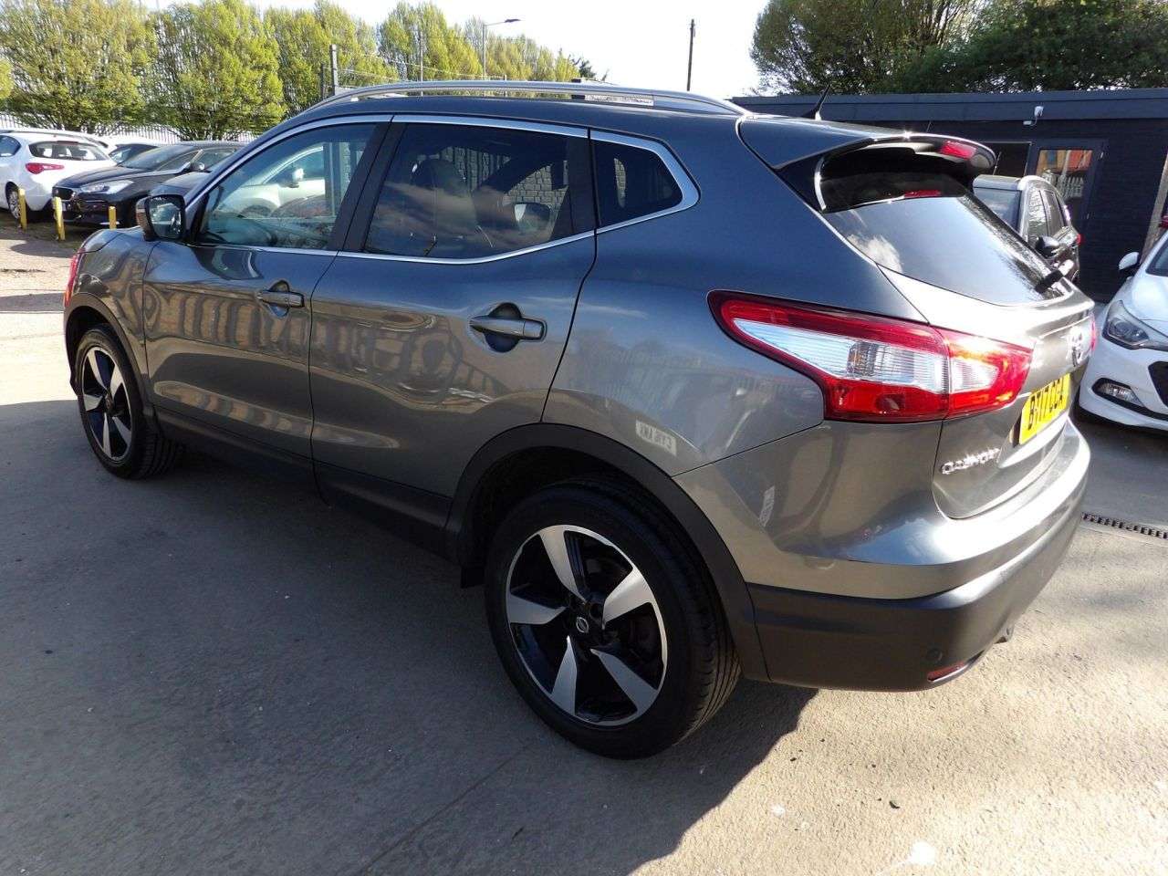 A 2017 NISSAN QASHQAI 1.5 dCi N-Vision SUV 5dr Diesel Manual 2WD Euro 6 (s/s) (110 ps) A 2017 NISSAN QASHQAI 1.5 dCi N-Vision SUV 5dr Diesel Manual 2WD Euro 6 (s/s) (110 ps)