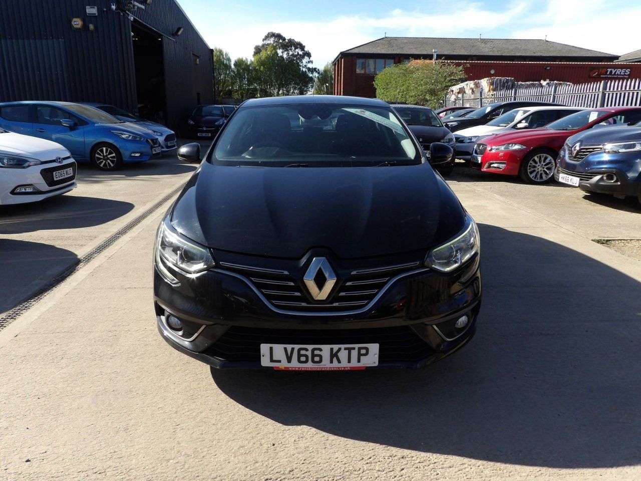 A 2016 RENAULT MEGANE 1.5 dCi Dynamique Nav Hatchback 5dr Diesel Manual Euro 6 (s/s) (110 ps) A 2016 RENAULT MEGANE 1.5 dCi Dynamique Nav Hatchback 5dr Diesel Manual Euro 6 (s/s) (110 ps)
