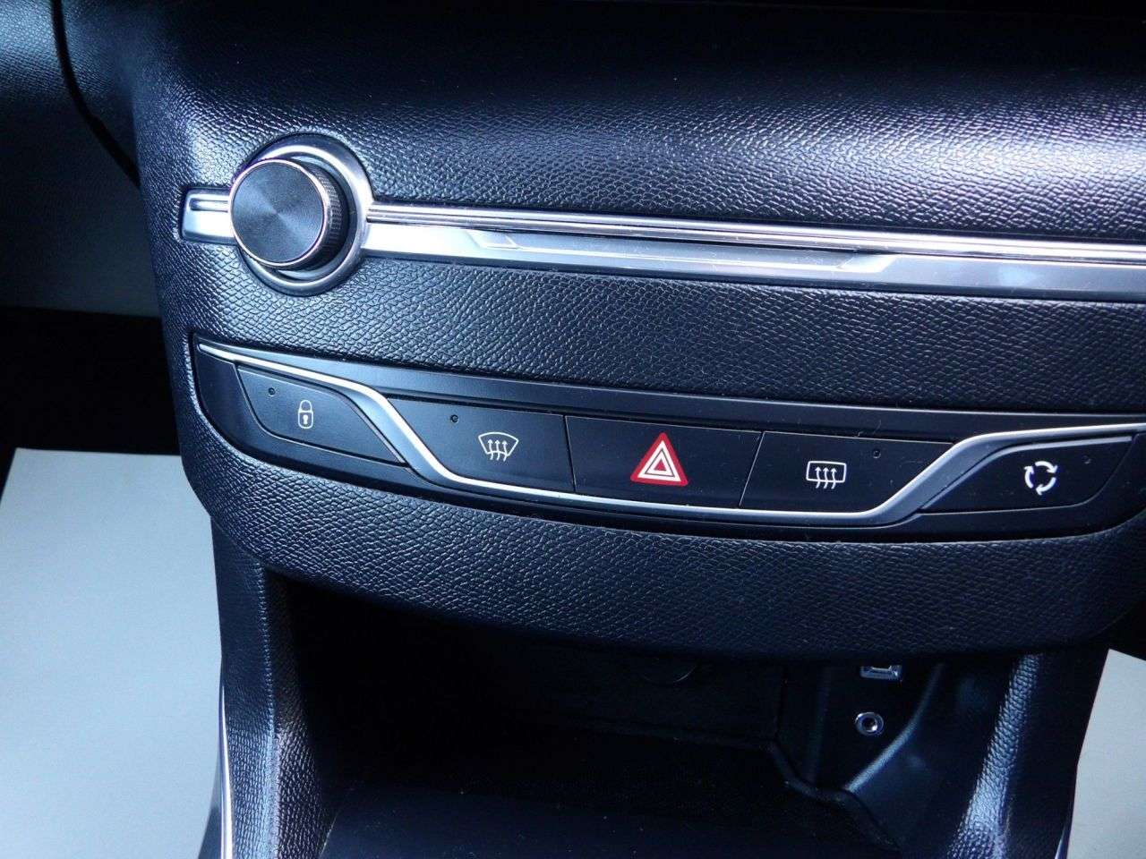 2015 PEUGEOT 308 2015 PEUGEOT 308