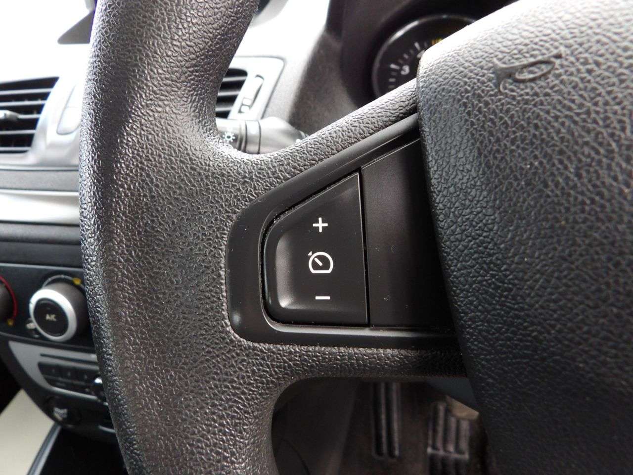 2015 RENAULT MEGANE 2015 RENAULT MEGANE