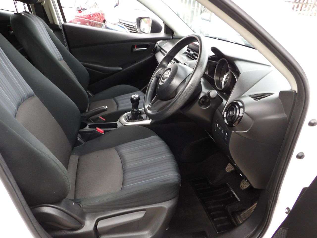 2016 MAZDA MAZDA2 2016 MAZDA MAZDA2
