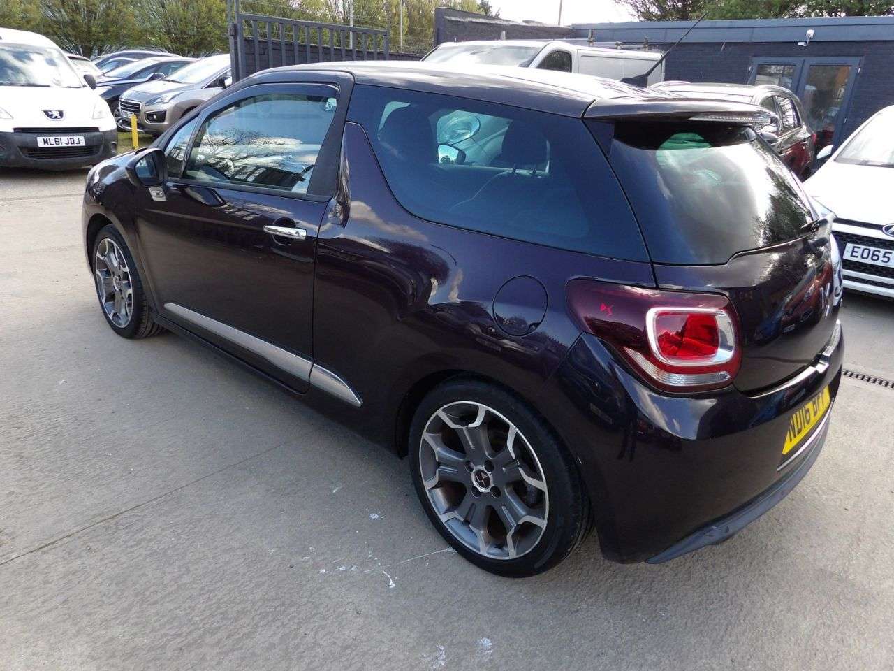 A 2016 DS AUTOMOBILES DS 3 1.6 BlueHDi Ultra Prestige Hatchback 3dr Diesel Manual Euro 6 (s/s) (120 ps A 2016 DS AUTOMOBILES DS 3 1.6 BlueHDi Ultra Prestige Hatchback 3dr Diesel Manual Euro 6 (s/s) (120 ps
