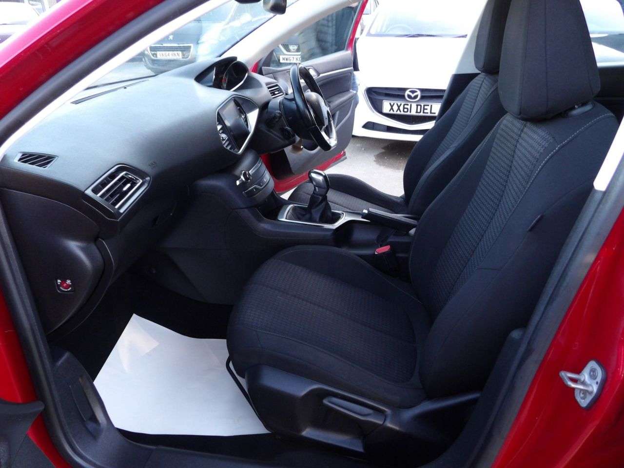 2017 PEUGEOT 308 2017 PEUGEOT 308