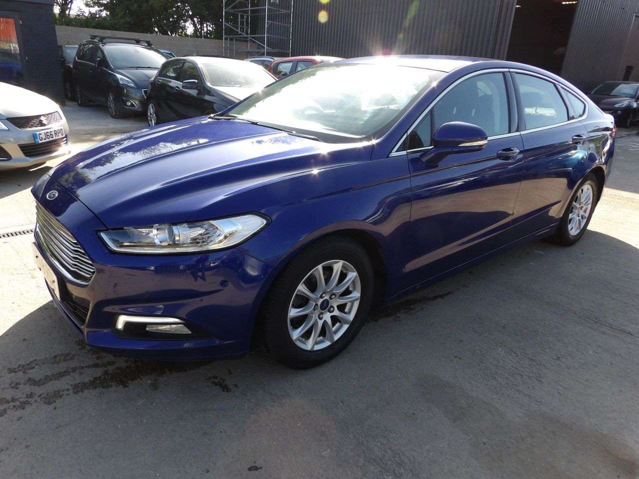 A 2018 FORD MONDEO 2.0 TDCi Zetec Hatchback 5dr Diesel Manual Euro 6 (s/s) (150 ps) A 2018 FORD MONDEO 2.0 TDCi Zetec Hatchback 5dr Diesel Manual Euro 6 (s/s) (150 ps)