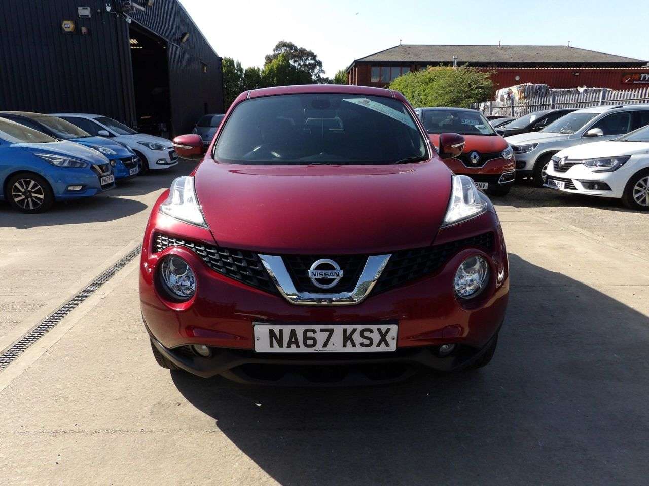 A 2017 NISSAN JUKE 1.5 dCi N-Connecta SUV 5dr Diesel Manual Euro 6 (s/s) (110 ps) A 2017 NISSAN JUKE 1.5 dCi N-Connecta SUV 5dr Diesel Manual Euro 6 (s/s) (110 ps)