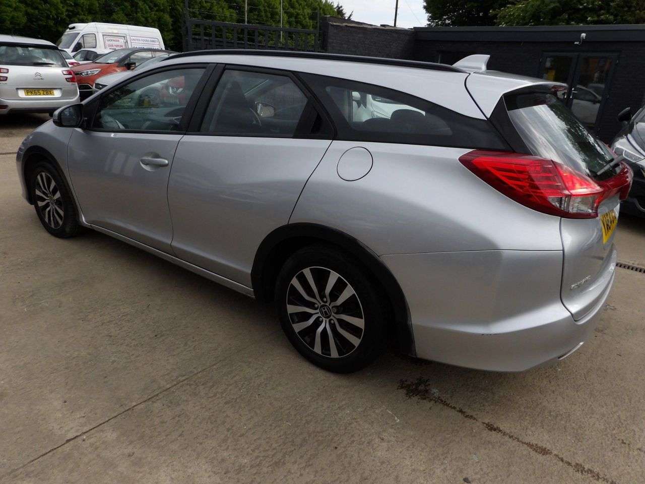 A 2015 HONDA CIVIC 1.6 i-DTEC S Tourer 5dr Diesel Manual Euro 5 (s/s) (120 ps) A 2015 HONDA CIVIC 1.6 i-DTEC S Tourer 5dr Diesel Manual Euro 5 (s/s) (120 ps)