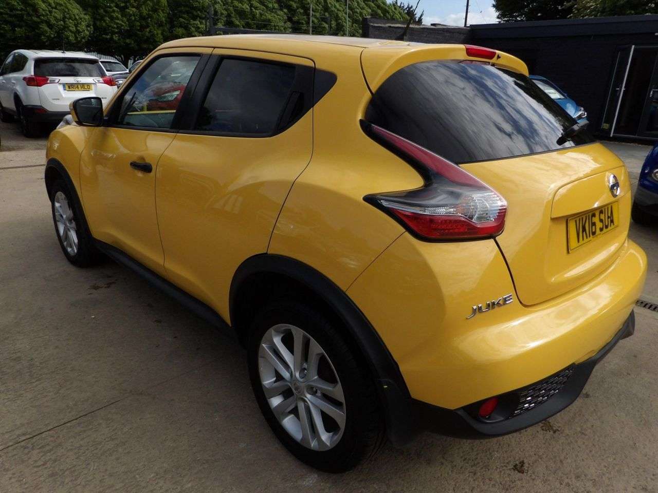 A 2016 NISSAN JUKE 1.5 dCi N-Connecta SUV 5dr Diesel Manual Euro 6 (s/s) (110 ps) A 2016 NISSAN JUKE 1.5 dCi N-Connecta SUV 5dr Diesel Manual Euro 6 (s/s) (110 ps)