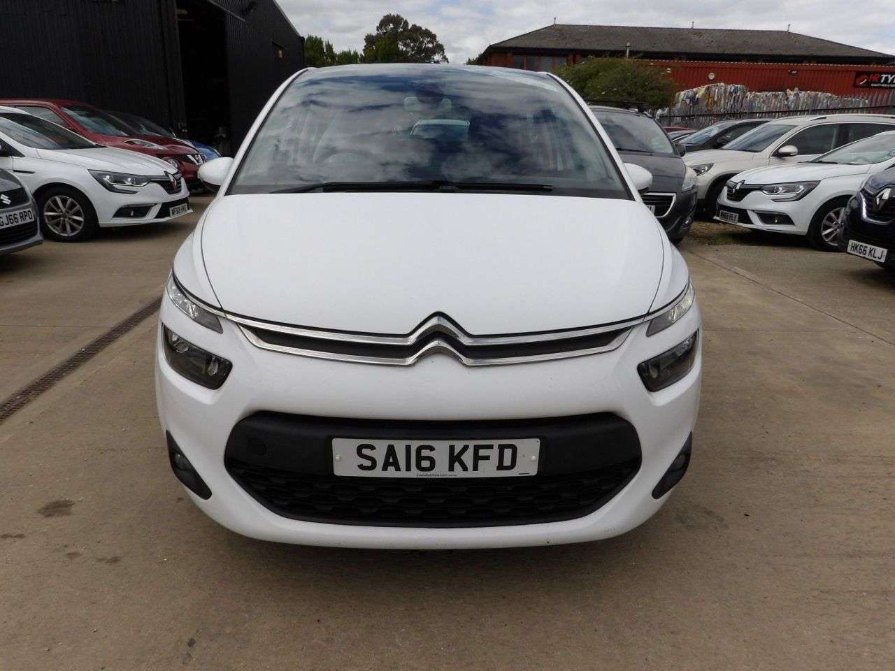 A 2016 CITROEN C4 PICASSO 1.6 BlueHDi VTR+ MPV 5dr Diesel Manual Euro 6 (s/s) (120 ps) A 2016 CITROEN C4 PICASSO 1.6 BlueHDi VTR+ MPV 5dr Diesel Manual Euro 6 (s/s) (120 ps)