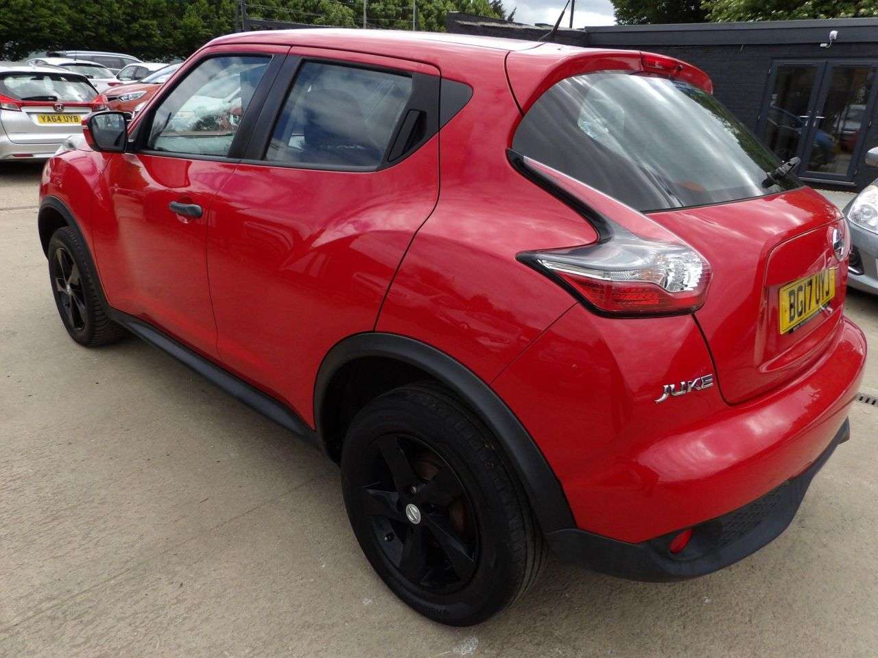 A 2017 NISSAN JUKE 1.6 Visia SUV 5dr Petrol Manual Euro 6 (94 ps) A 2017 NISSAN JUKE 1.6 Visia SUV 5dr Petrol Manual Euro 6 (94 ps)