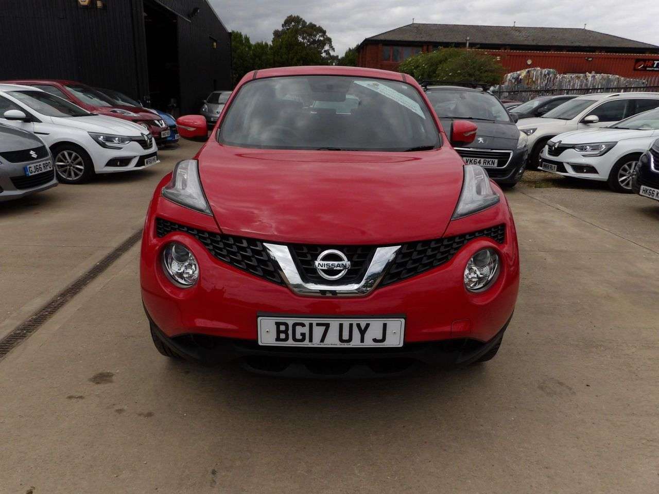 A 2017 NISSAN JUKE 1.6 Visia SUV 5dr Petrol Manual Euro 6 (94 ps) A 2017 NISSAN JUKE 1.6 Visia SUV 5dr Petrol Manual Euro 6 (94 ps)