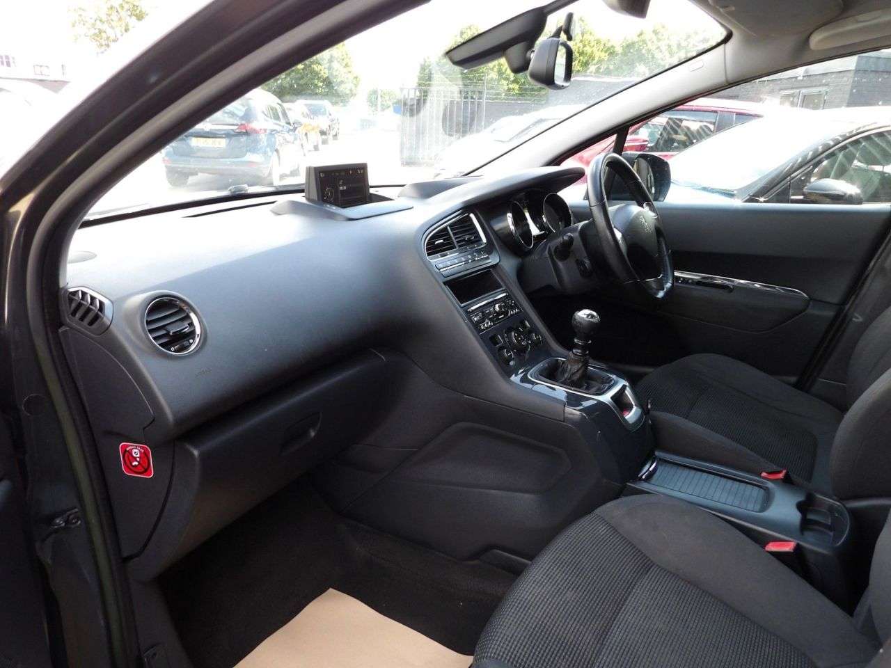 2014 PEUGEOT 5008 2014 PEUGEOT 5008