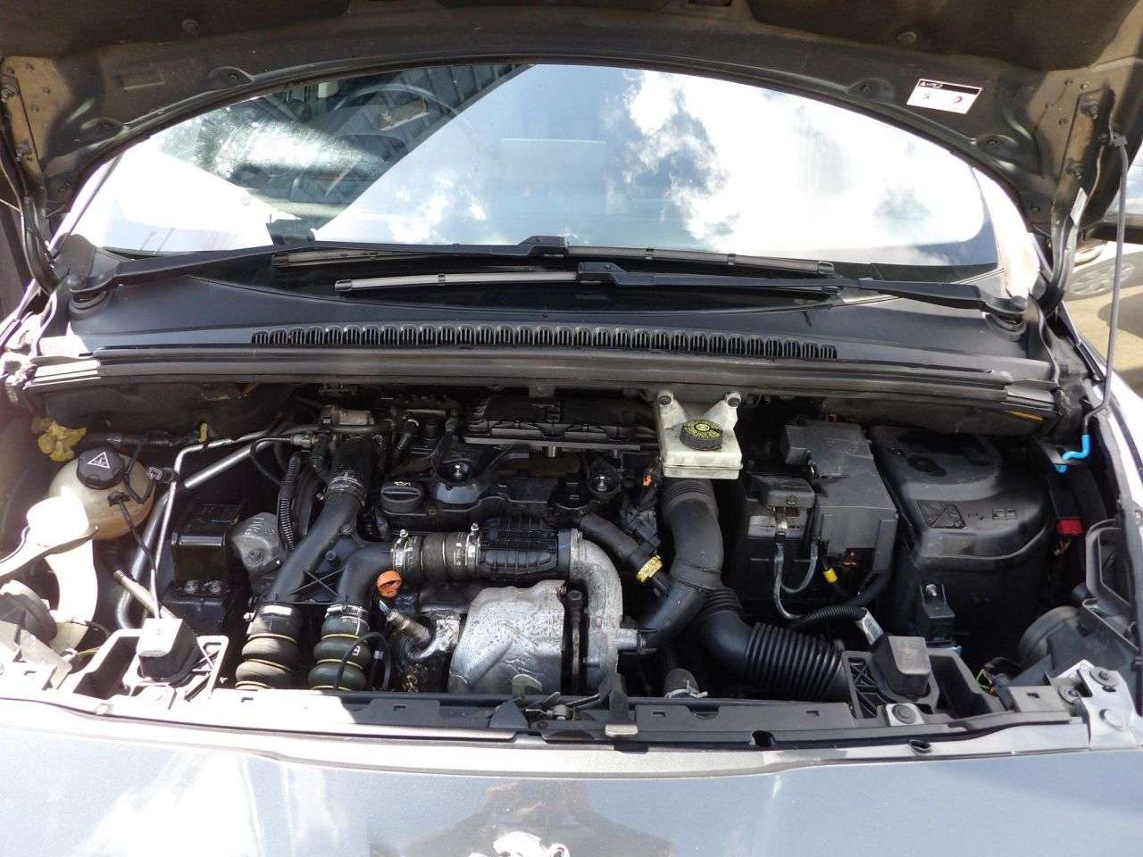 2014 PEUGEOT 5008 2014 PEUGEOT 5008