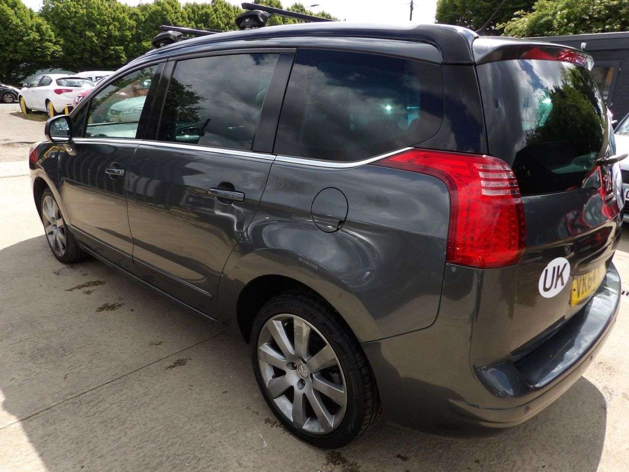 A 2014 PEUGEOT 5008 1.6 HDi Allure MPV 5dr Diesel Manual Euro 5 (115 ps) A 2014 PEUGEOT 5008 1.6 HDi Allure MPV 5dr Diesel Manual Euro 5 (115 ps)