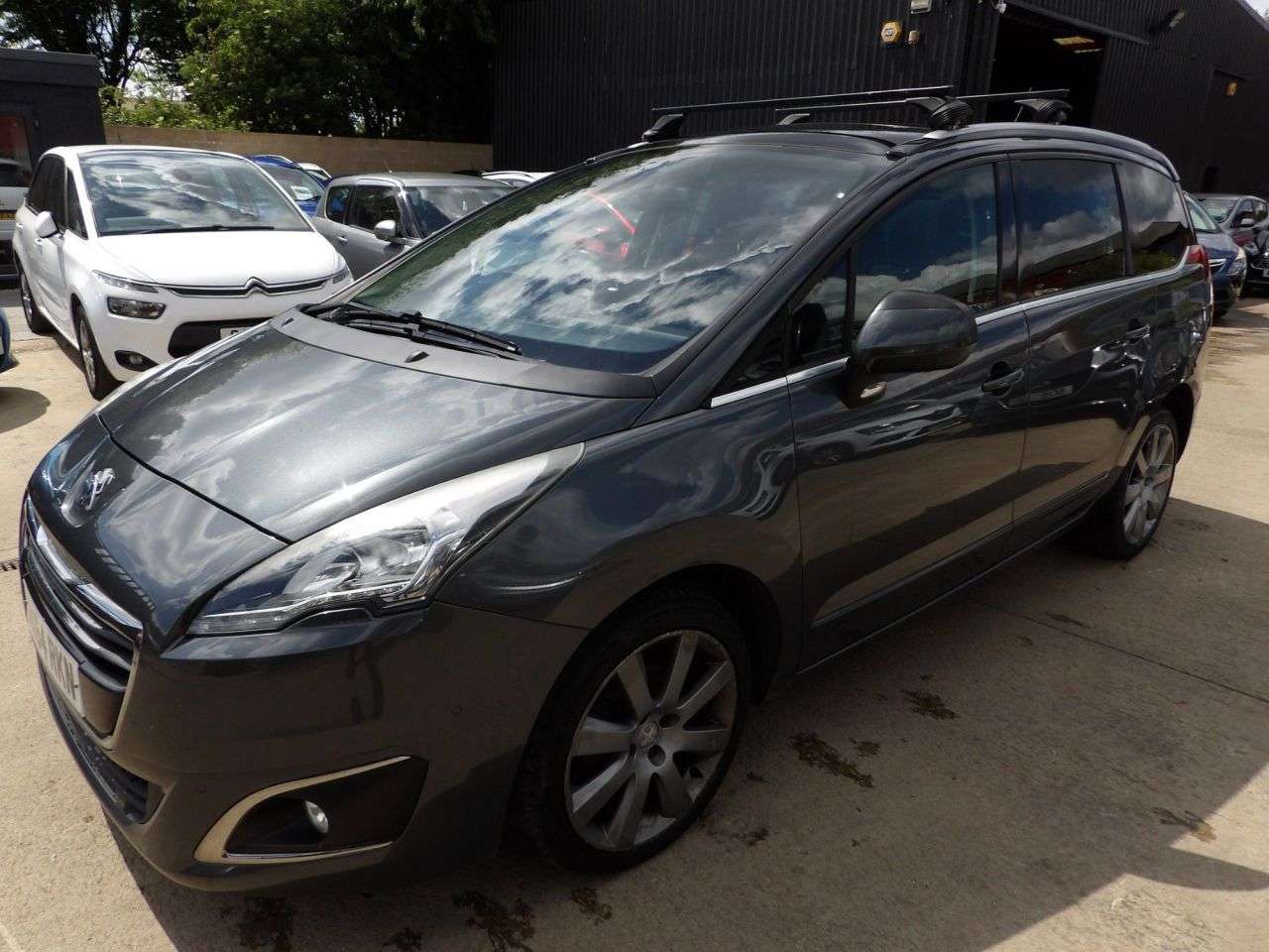 A 2014 PEUGEOT 5008 1.6 HDi Allure MPV 5dr Diesel Manual Euro 5 (115 ps) A 2014 PEUGEOT 5008 1.6 HDi Allure MPV 5dr Diesel Manual Euro 5 (115 ps)