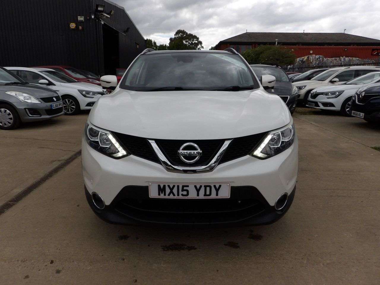A 2015 NISSAN QASHQAI 1.5 dCi n-tec+ SUV 5dr Diesel Manual 2WD Euro 5 (s/s) (110 ps) A 2015 NISSAN QASHQAI 1.5 dCi n-tec+ SUV 5dr Diesel Manual 2WD Euro 5 (s/s) (110 ps)