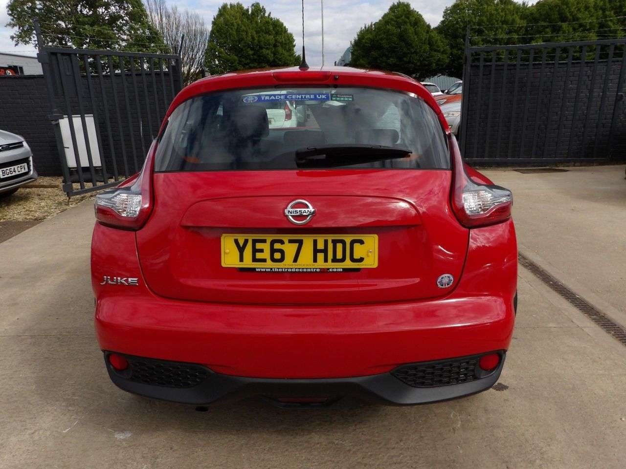 A 2017 NISSAN JUKE 1.6 Visia SUV 5dr Petrol Manual Euro 6 (94 ps) A 2017 NISSAN JUKE 1.6 Visia SUV 5dr Petrol Manual Euro 6 (94 ps)