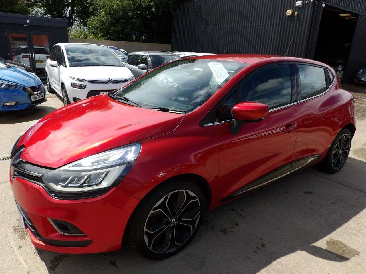 A 2017 RENAULT CLIO 1.5 dCi Dynamique S Nav Hatchback 5dr Diesel Manual Euro 6 (s/s) (90 ps) A 2017 RENAULT CLIO 1.5 dCi Dynamique S Nav Hatchback 5dr Diesel Manual Euro 6 (s/s) (90 ps)