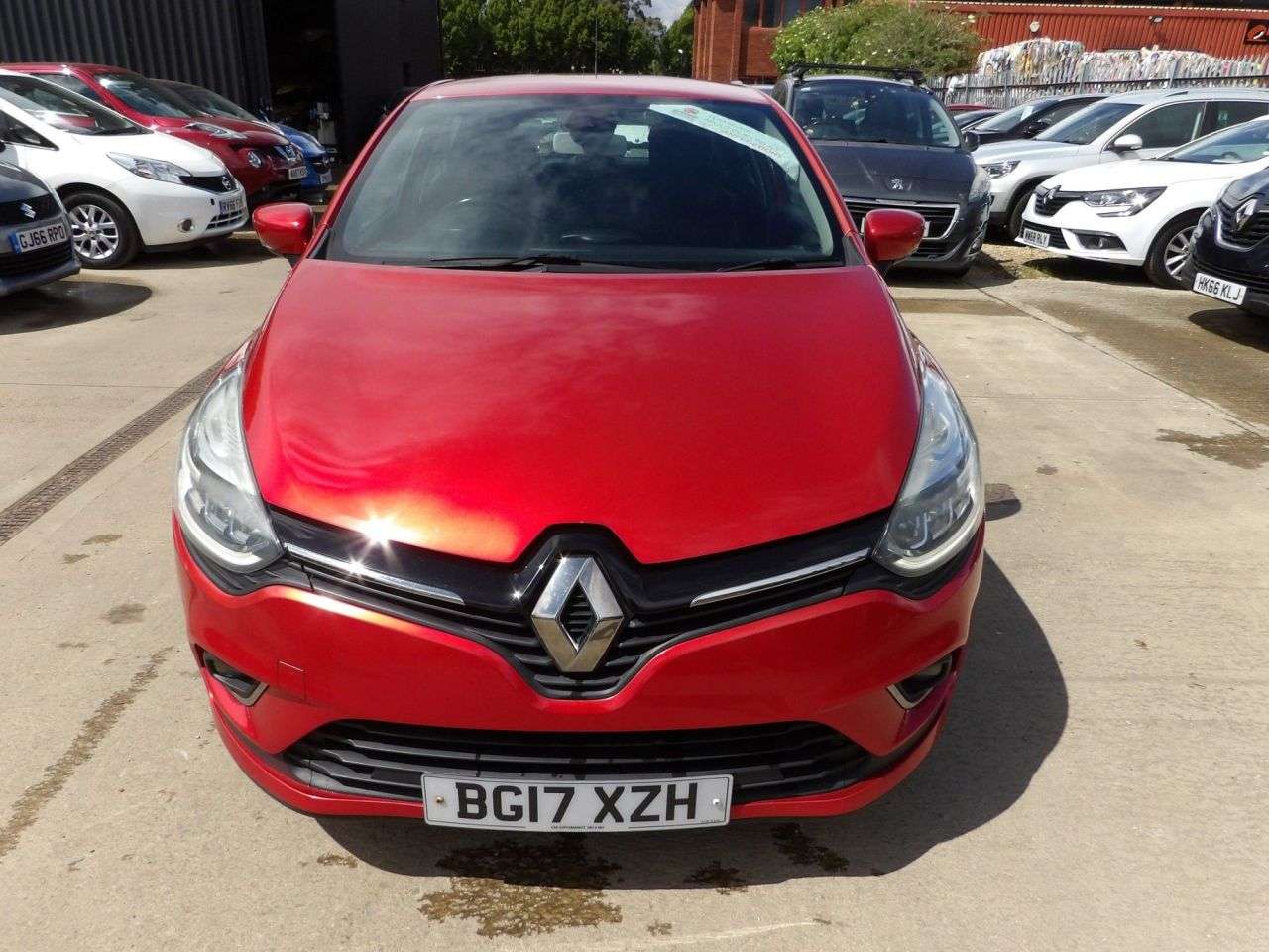 A 2017 RENAULT CLIO 1.5 dCi Dynamique S Nav Hatchback 5dr Diesel Manual Euro 6 (s/s) (90 ps) A 2017 RENAULT CLIO 1.5 dCi Dynamique S Nav Hatchback 5dr Diesel Manual Euro 6 (s/s) (90 ps)