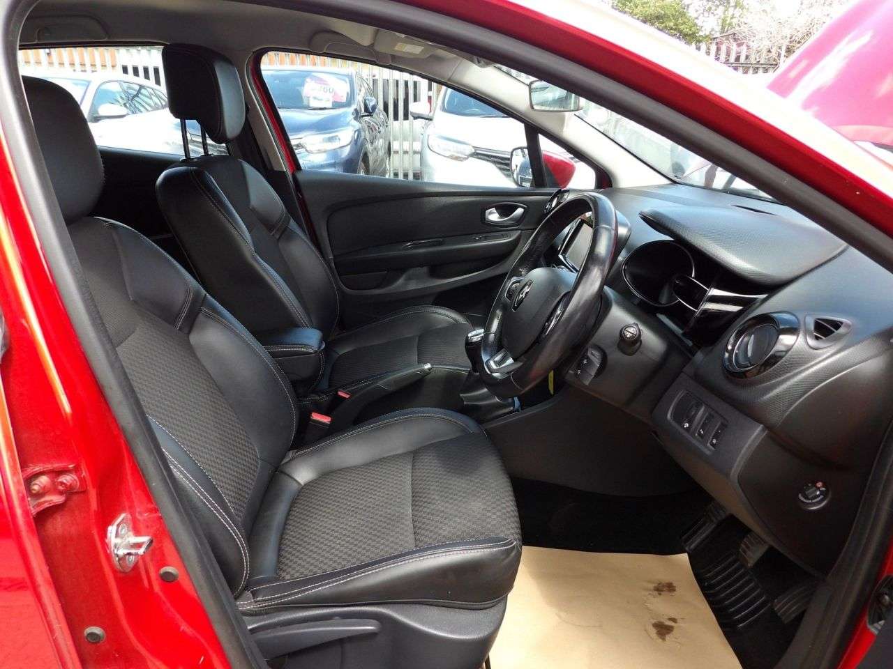 2017 RENAULT CLIO 2017 RENAULT CLIO