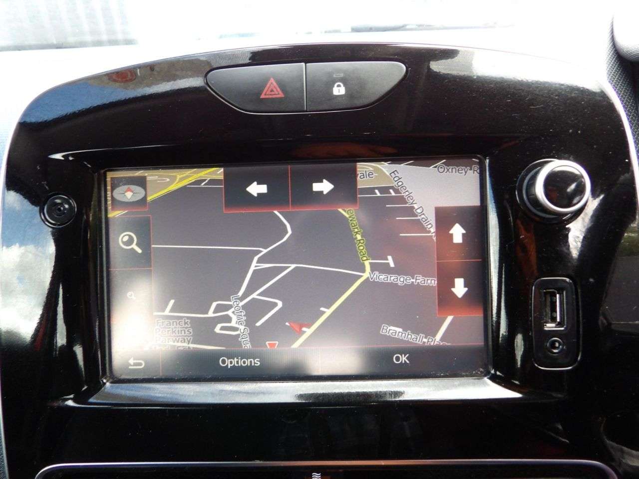 2017 RENAULT CLIO 2017 RENAULT CLIO