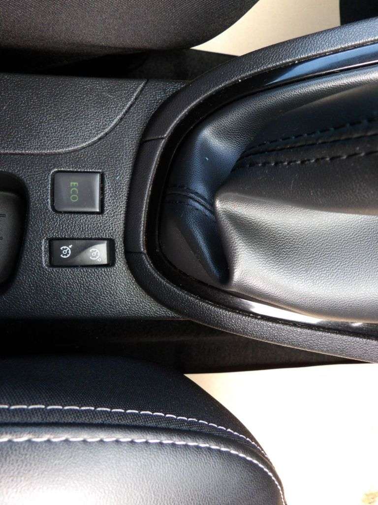 2017 RENAULT CLIO 2017 RENAULT CLIO