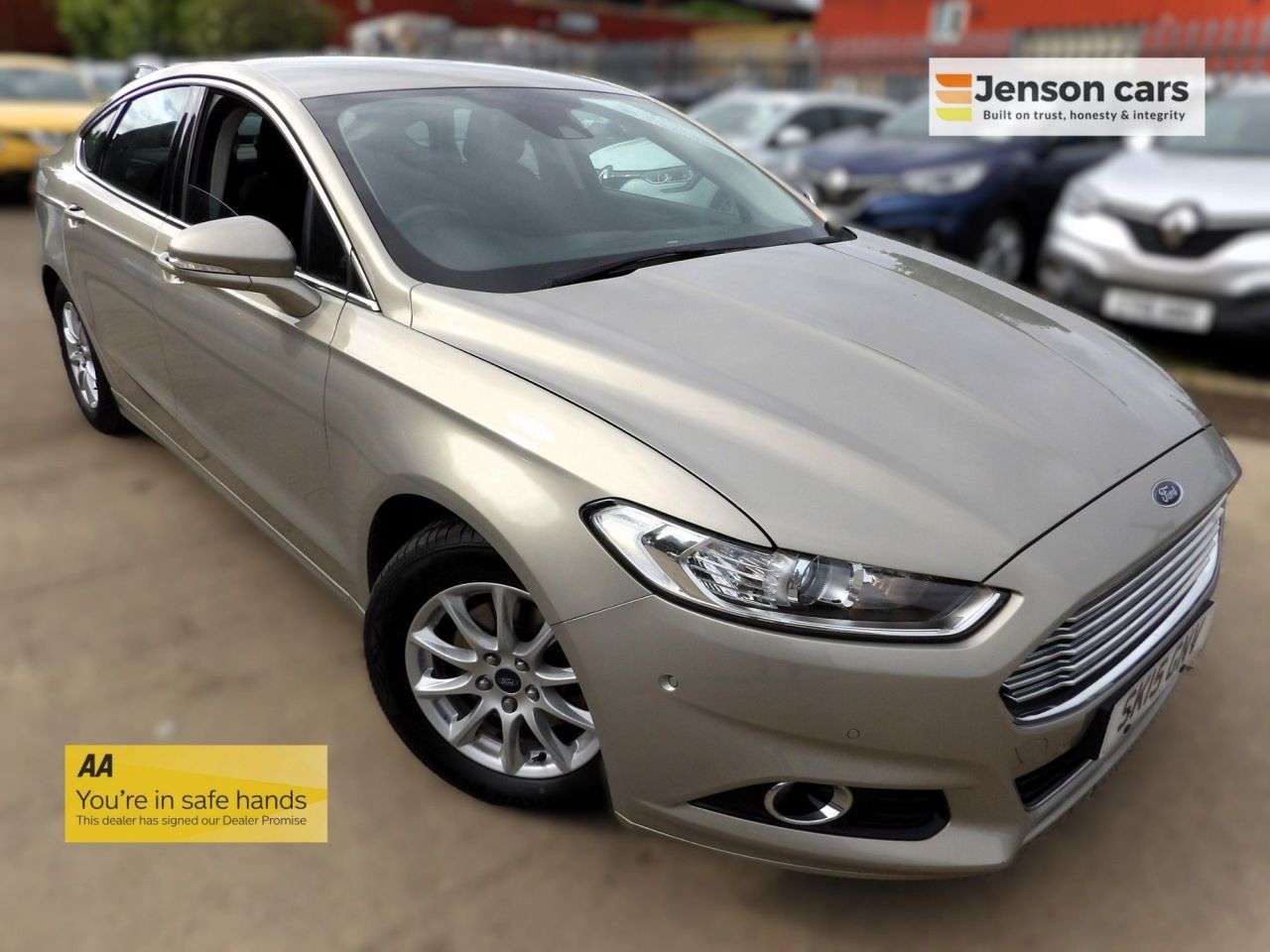 A 2015 FORD MONDEO 1.6 TDCi ECOnetic Titanium Hatchback 5dr Diesel Manual Euro 5 (s/s) (115 ps A 2015 FORD MONDEO 1.6 TDCi ECOnetic Titanium Hatchback 5dr Diesel Manual Euro 5 (s/s) (115 ps