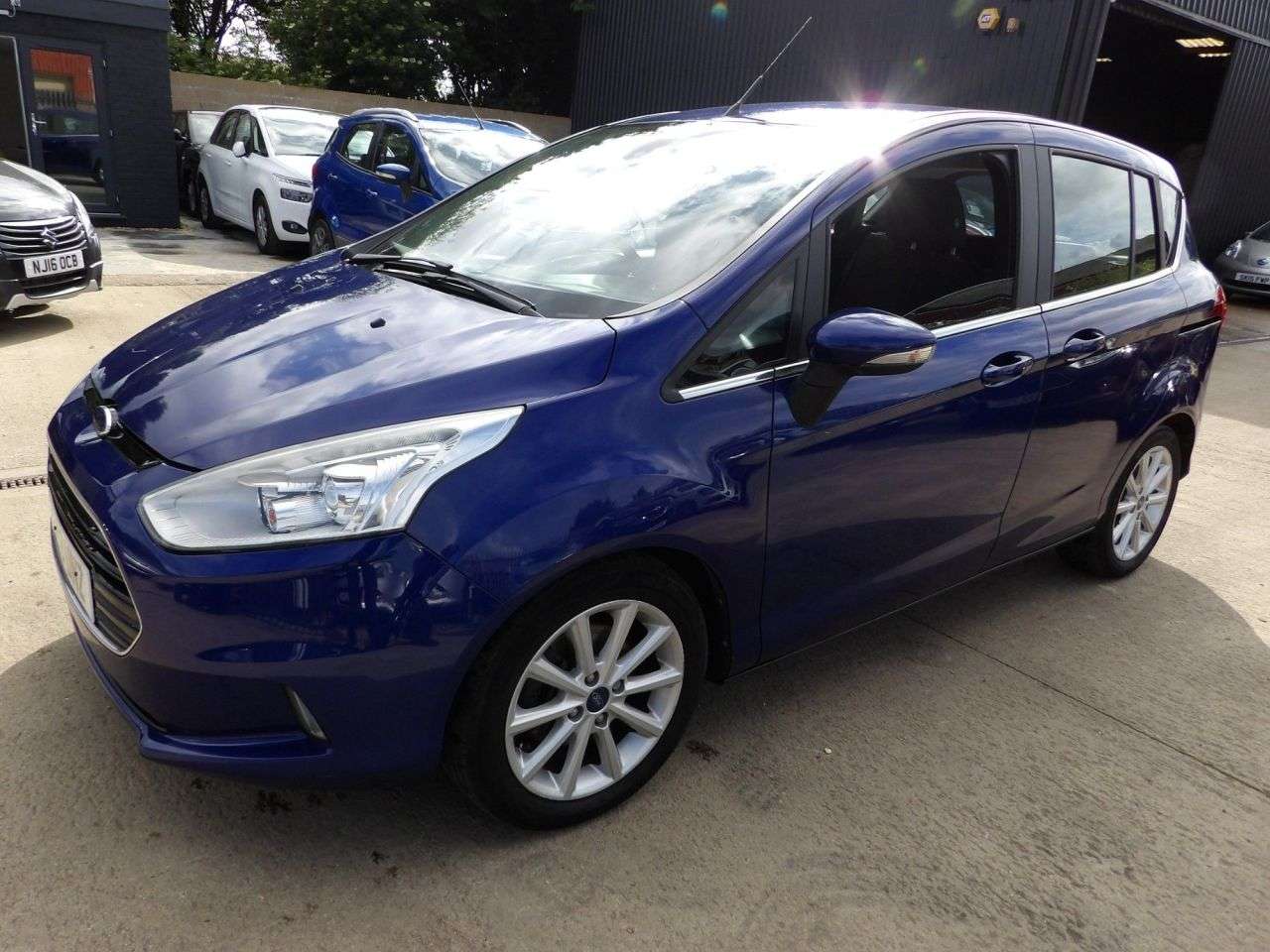 A 2018 FORD B-MAX 1.5 TDCi Titanium Navigator MPV 5dr Diesel Manual Euro 6 (s/s) (95 ps) A 2018 FORD B-MAX 1.5 TDCi Titanium Navigator MPV 5dr Diesel Manual Euro 6 (s/s) (95 ps)