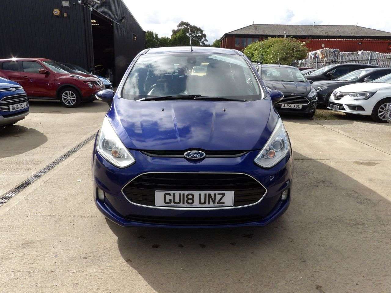 A 2018 FORD B-MAX 1.5 TDCi Titanium Navigator MPV 5dr Diesel Manual Euro 6 (s/s) (95 ps) A 2018 FORD B-MAX 1.5 TDCi Titanium Navigator MPV 5dr Diesel Manual Euro 6 (s/s) (95 ps)