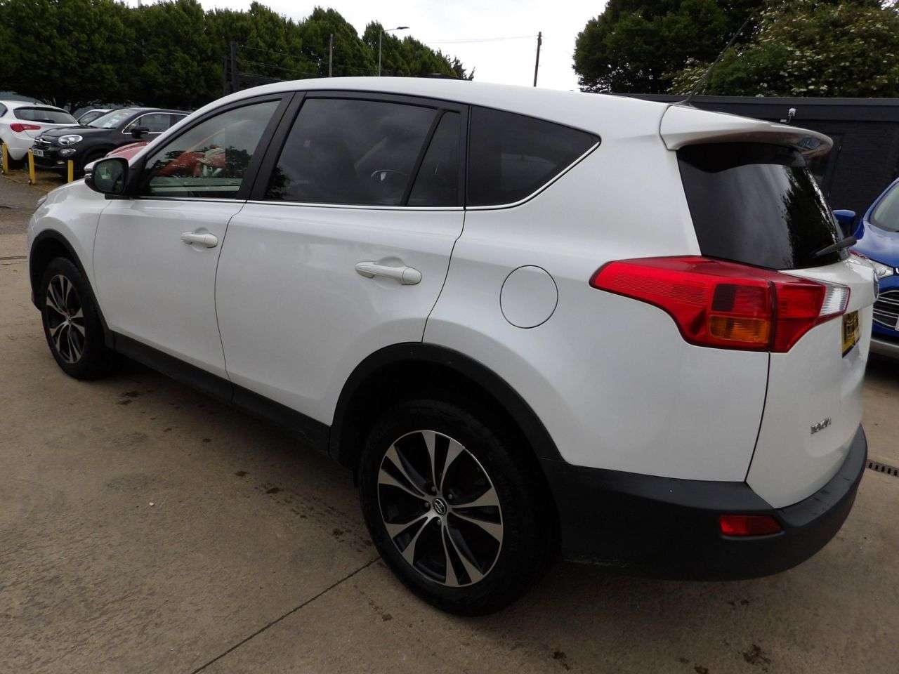 A 2014 TOYOTA RAV4 2.0 D-4D Icon SUV 5dr Diesel Manual 2WD Euro 5 (s/s) (124 ps) A 2014 TOYOTA RAV4 2.0 D-4D Icon SUV 5dr Diesel Manual 2WD Euro 5 (s/s) (124 ps)