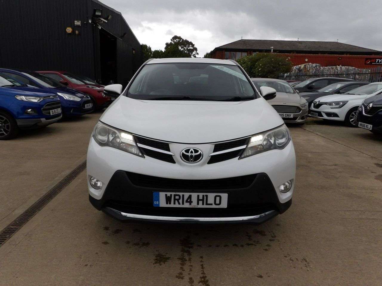 A 2014 TOYOTA RAV4 2.0 D-4D Icon SUV 5dr Diesel Manual 2WD Euro 5 (s/s) (124 ps) A 2014 TOYOTA RAV4 2.0 D-4D Icon SUV 5dr Diesel Manual 2WD Euro 5 (s/s) (124 ps)