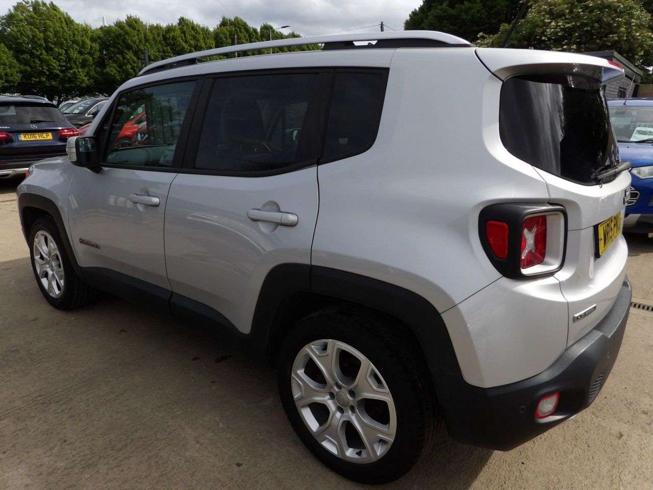 A 2015 JEEP RENEGADE 1.6 MultiJetII Limited SUV 5dr Diesel Manual Euro 5 (s/s) (120 ps) A 2015 JEEP RENEGADE 1.6 MultiJetII Limited SUV 5dr Diesel Manual Euro 5 (s/s) (120 ps)