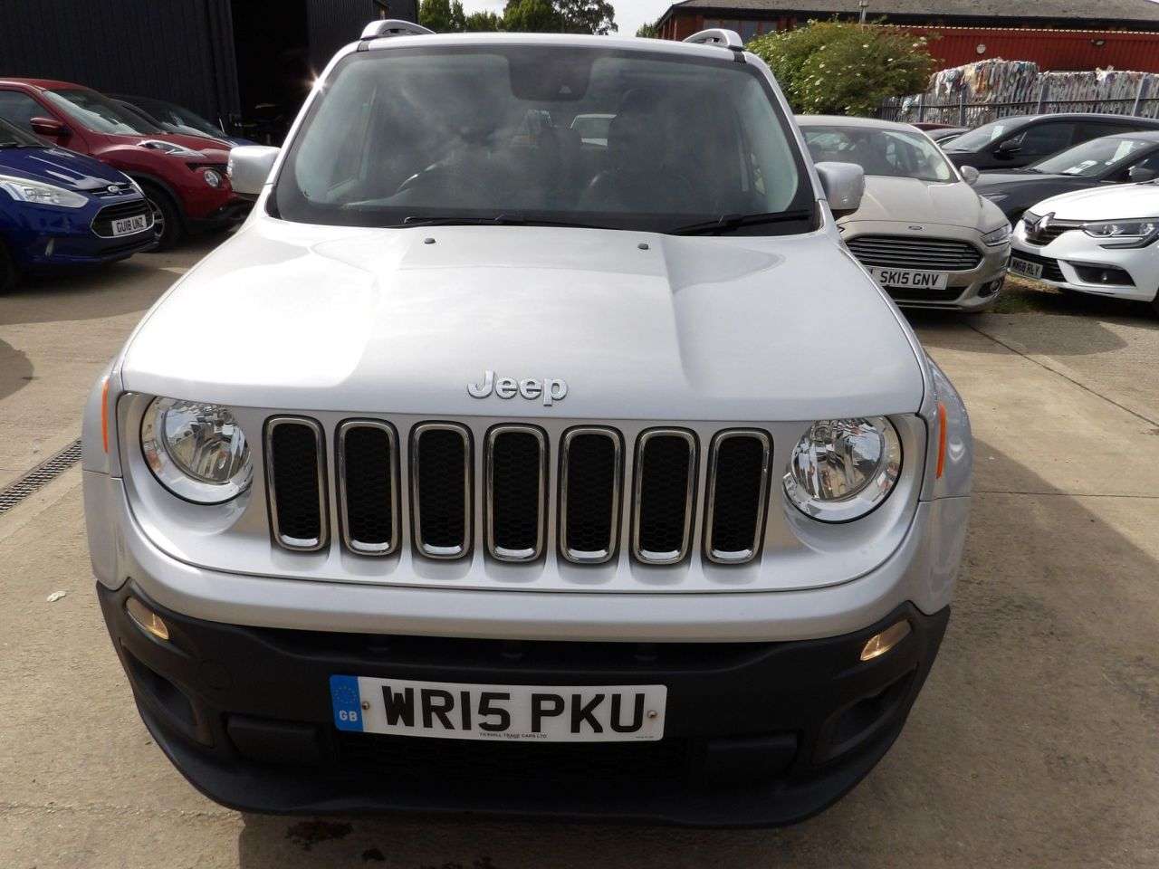 A 2015 JEEP RENEGADE 1.6 MultiJetII Limited SUV 5dr Diesel Manual Euro 5 (s/s) (120 ps) A 2015 JEEP RENEGADE 1.6 MultiJetII Limited SUV 5dr Diesel Manual Euro 5 (s/s) (120 ps)