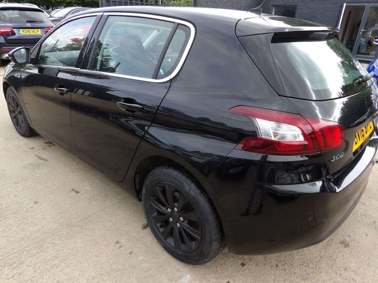 A 2016 PEUGEOT 308 1.6 BlueHDi Allure Hatchback 5dr Diesel Manual Euro 6 (s/s) (120 ps) A 2016 PEUGEOT 308 1.6 BlueHDi Allure Hatchback 5dr Diesel Manual Euro 6 (s/s) (120 ps)
