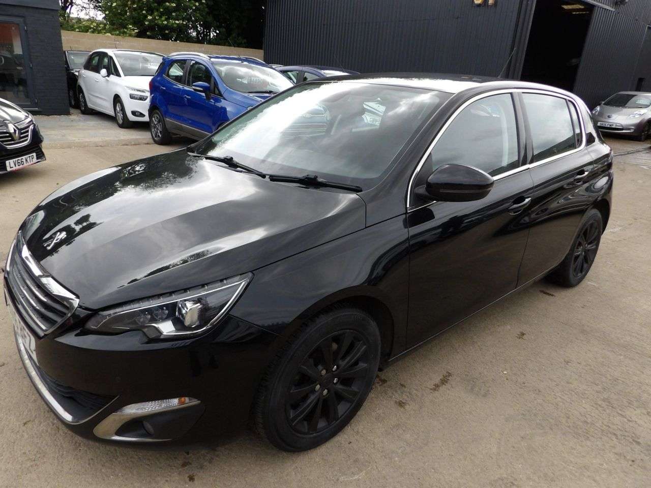 A 2016 PEUGEOT 308 1.6 BlueHDi Allure Hatchback 5dr Diesel Manual Euro 6 (s/s) (120 ps) A 2016 PEUGEOT 308 1.6 BlueHDi Allure Hatchback 5dr Diesel Manual Euro 6 (s/s) (120 ps)