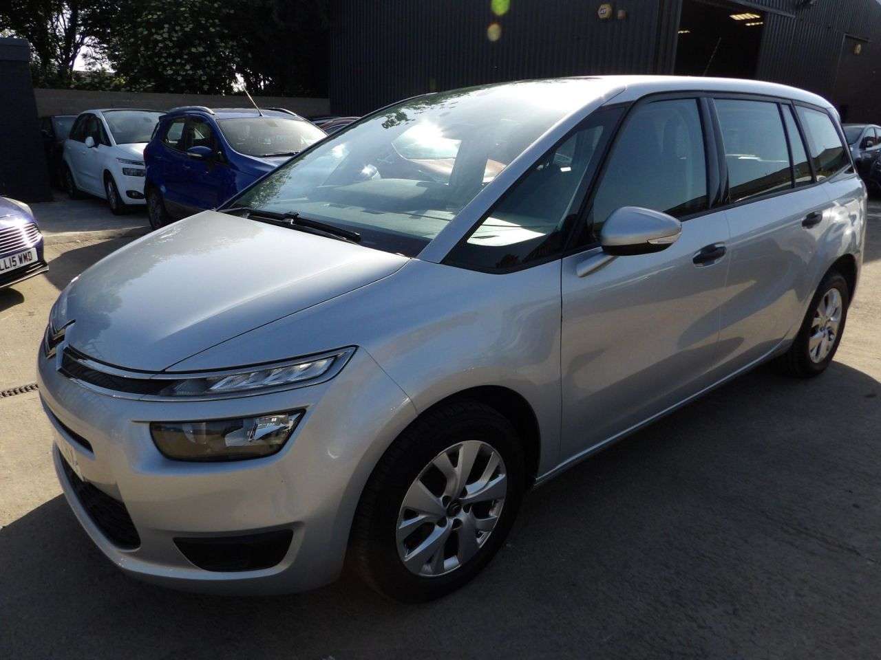 A 2015 CITROEN GRAND C4 PICASSO 1.6 BlueHDi VTR MPV 5dr Diesel Manual Euro 6 (s/s) (100 ps) A 2015 CITROEN GRAND C4 PICASSO 1.6 BlueHDi VTR MPV 5dr Diesel Manual Euro 6 (s/s) (100 ps)