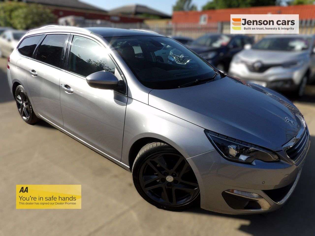 A 2014 PEUGEOT 308 SW 1.6 e-HDi Feline Estate 5dr Diesel Manual Euro 5 (s/s) (115 ps) A 2014 PEUGEOT 308 SW 1.6 e-HDi Feline Estate 5dr Diesel Manual Euro 5 (s/s) (115 ps)