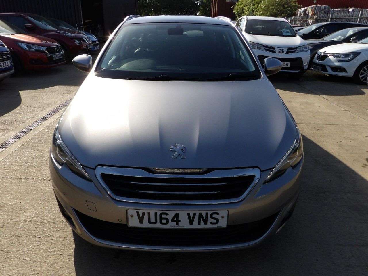 A 2014 PEUGEOT 308 SW 1.6 e-HDi Feline Estate 5dr Diesel Manual Euro 5 (s/s) (115 ps) A 2014 PEUGEOT 308 SW 1.6 e-HDi Feline Estate 5dr Diesel Manual Euro 5 (s/s) (115 ps)