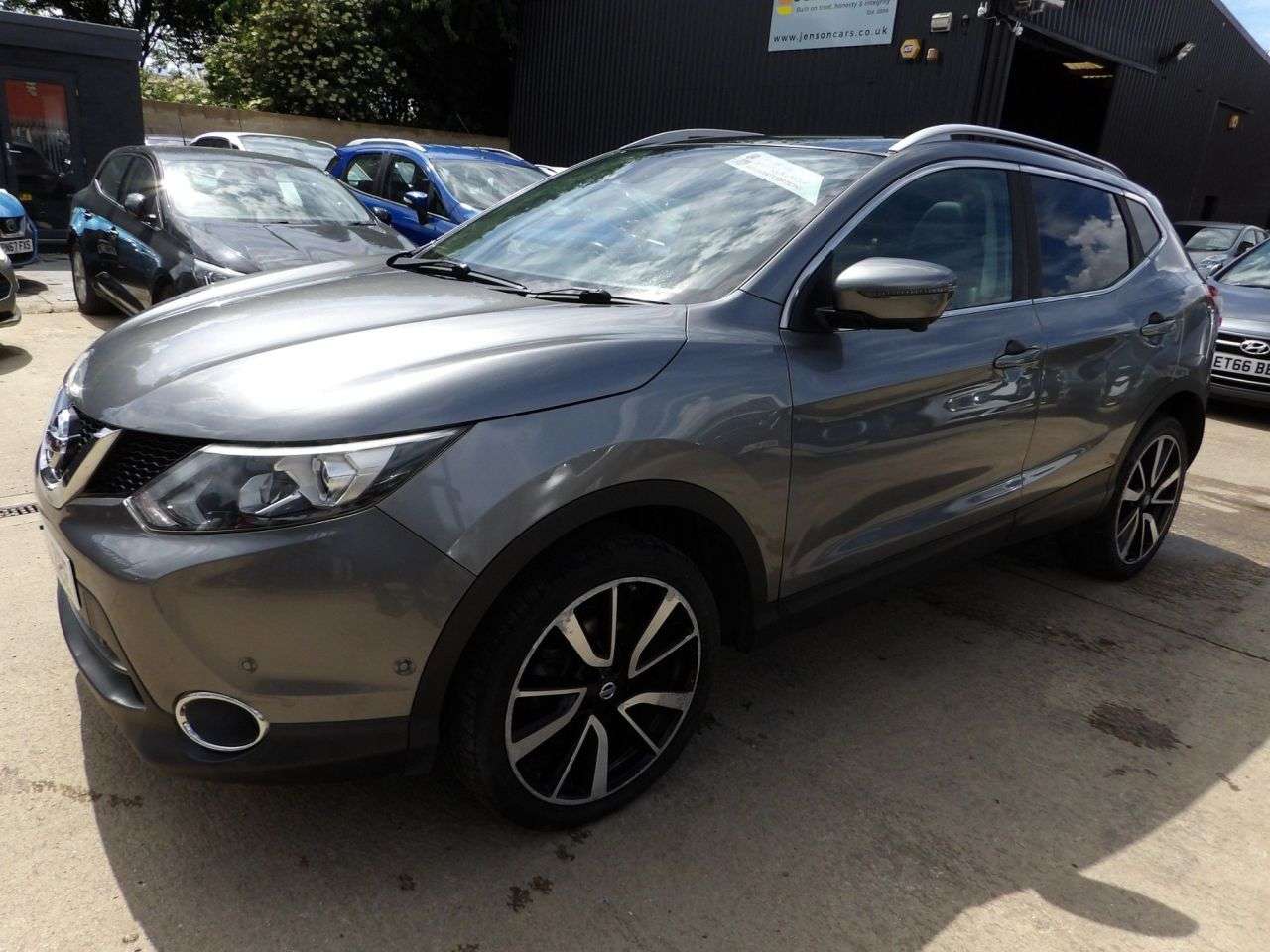 A 2016 NISSAN QASHQAI 1.5 dCi Tekna SUV 5dr Diesel Manual 2WD Euro 6 (s/s) (110 ps) A 2016 NISSAN QASHQAI 1.5 dCi Tekna SUV 5dr Diesel Manual 2WD Euro 6 (s/s) (110 ps)