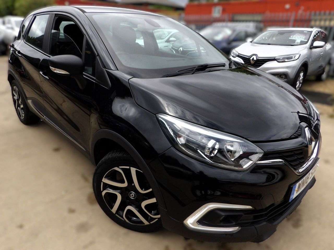 A 2018 RENAULT CAPTUR 1.5 dCi ENERGY Dynamique Nav SUV 5dr Diesel Manual Euro 6 (s/s) (90 ps) A 2018 RENAULT CAPTUR 1.5 dCi ENERGY Dynamique Nav SUV 5dr Diesel Manual Euro 6 (s/s) (90 ps)