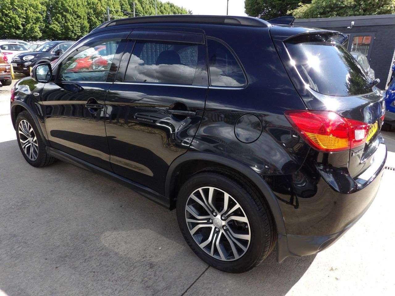 A 2017 MITSUBISHI ASX 1.6D 4 SUV 5dr Diesel Manual 4WD Euro 6 (s/s) (112 ps) A 2017 MITSUBISHI ASX 1.6D 4 SUV 5dr Diesel Manual 4WD Euro 6 (s/s) (112 ps)
