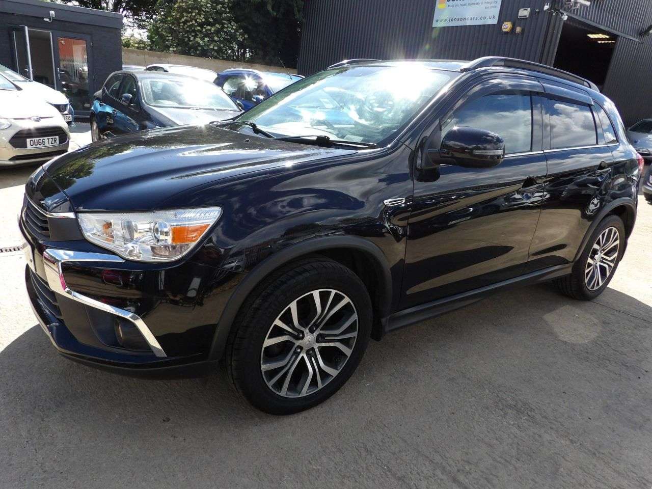 A 2017 MITSUBISHI ASX 1.6D 4 SUV 5dr Diesel Manual 4WD Euro 6 (s/s) (112 ps) A 2017 MITSUBISHI ASX 1.6D 4 SUV 5dr Diesel Manual 4WD Euro 6 (s/s) (112 ps)