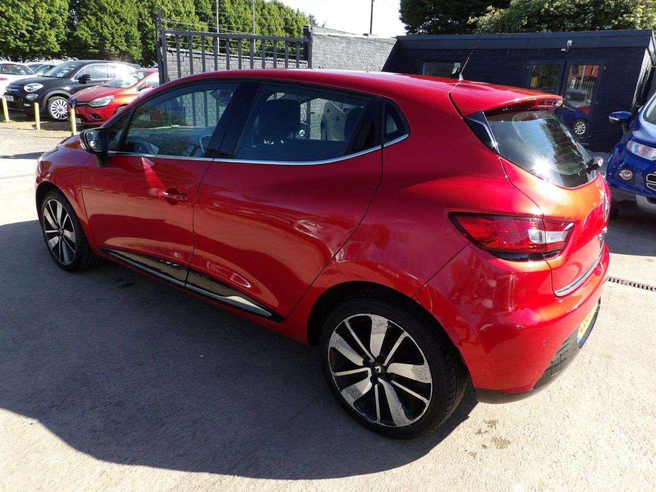 A 2015 RENAULT CLIO 1.5 dCi Dynamique S Nav Hatchback 5dr Diesel Manual Euro 6 (s/s) (90 ps) A 2015 RENAULT CLIO 1.5 dCi Dynamique S Nav Hatchback 5dr Diesel Manual Euro 6 (s/s) (90 ps)