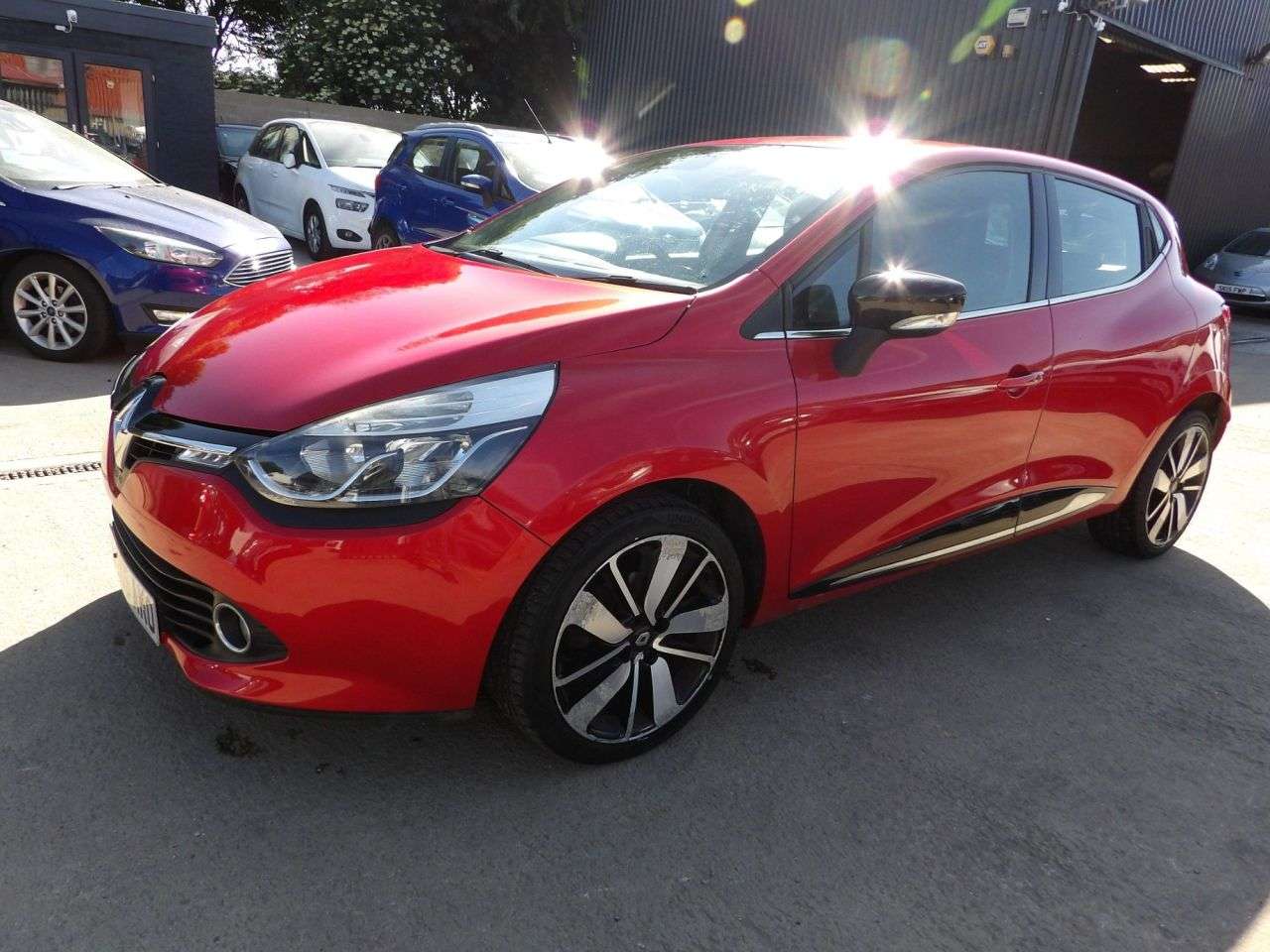 A 2015 RENAULT CLIO 1.5 dCi Dynamique S Nav Hatchback 5dr Diesel Manual Euro 6 (s/s) (90 ps) A 2015 RENAULT CLIO 1.5 dCi Dynamique S Nav Hatchback 5dr Diesel Manual Euro 6 (s/s) (90 ps)
