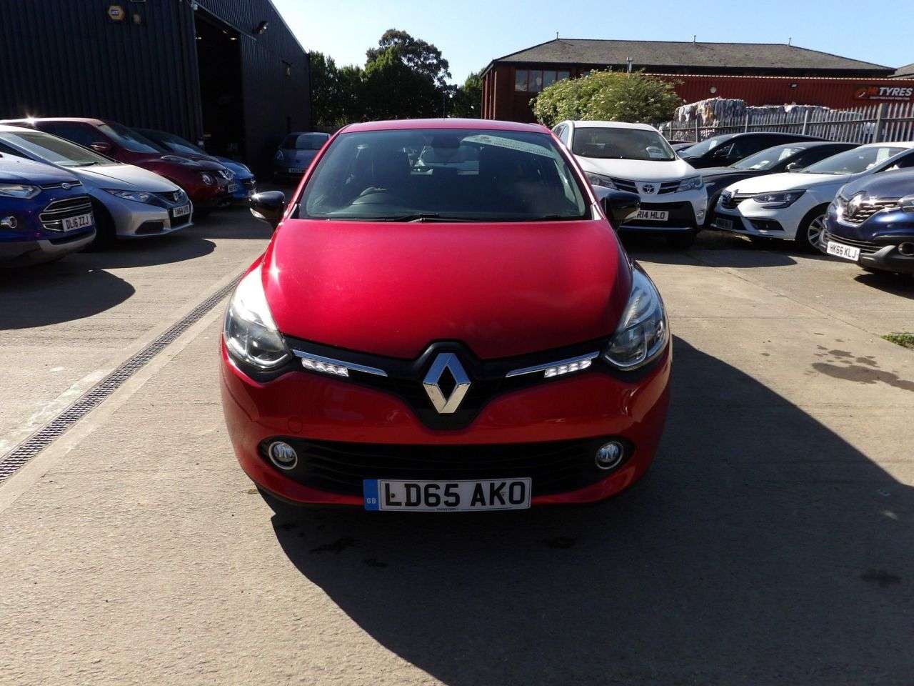 A 2015 RENAULT CLIO 1.5 dCi Dynamique S Nav Hatchback 5dr Diesel Manual Euro 6 (s/s) (90 ps) A 2015 RENAULT CLIO 1.5 dCi Dynamique S Nav Hatchback 5dr Diesel Manual Euro 6 (s/s) (90 ps)