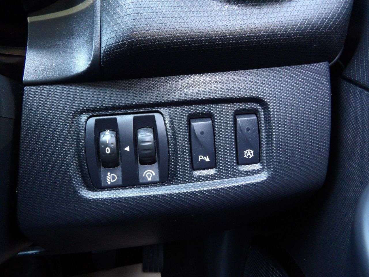 2015 RENAULT CLIO 2015 RENAULT CLIO