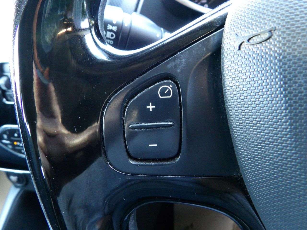 2015 RENAULT CLIO 2015 RENAULT CLIO