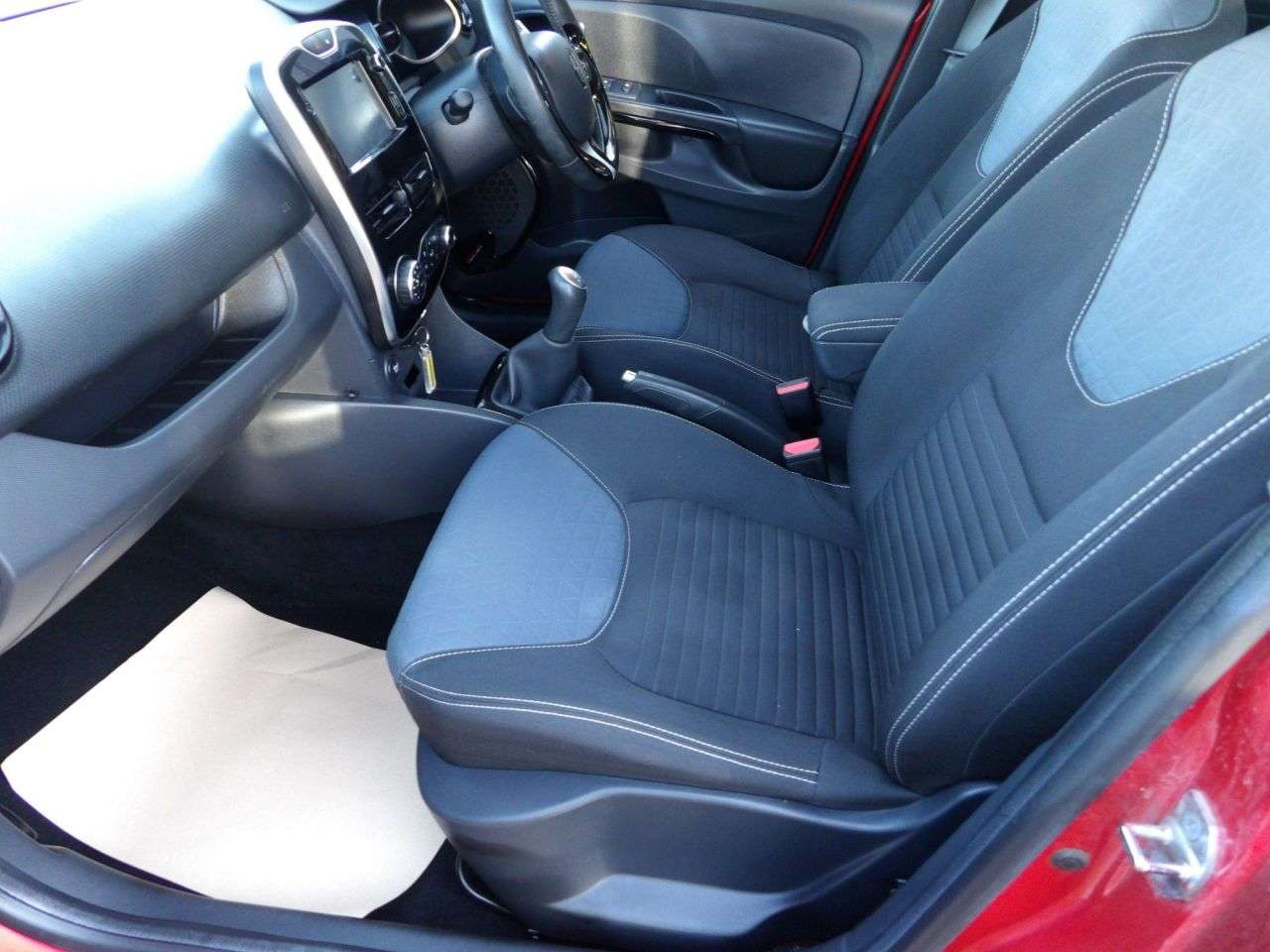 2015 RENAULT CLIO 2015 RENAULT CLIO
