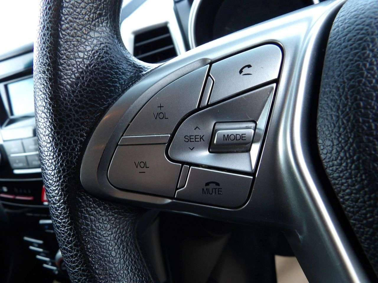 2016 SSANGYONG TIVOLI 2016 SSANGYONG TIVOLI