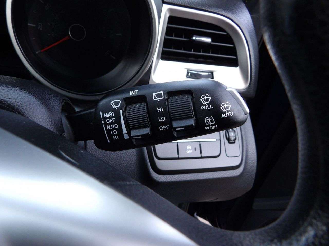 2016 SSANGYONG TIVOLI 2016 SSANGYONG TIVOLI